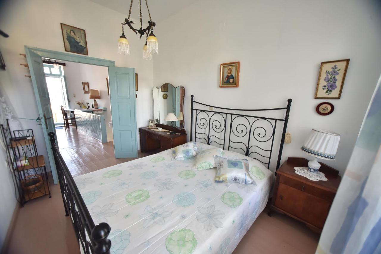 Traditional House By The Sea Mandraki  Екстер'єр фото