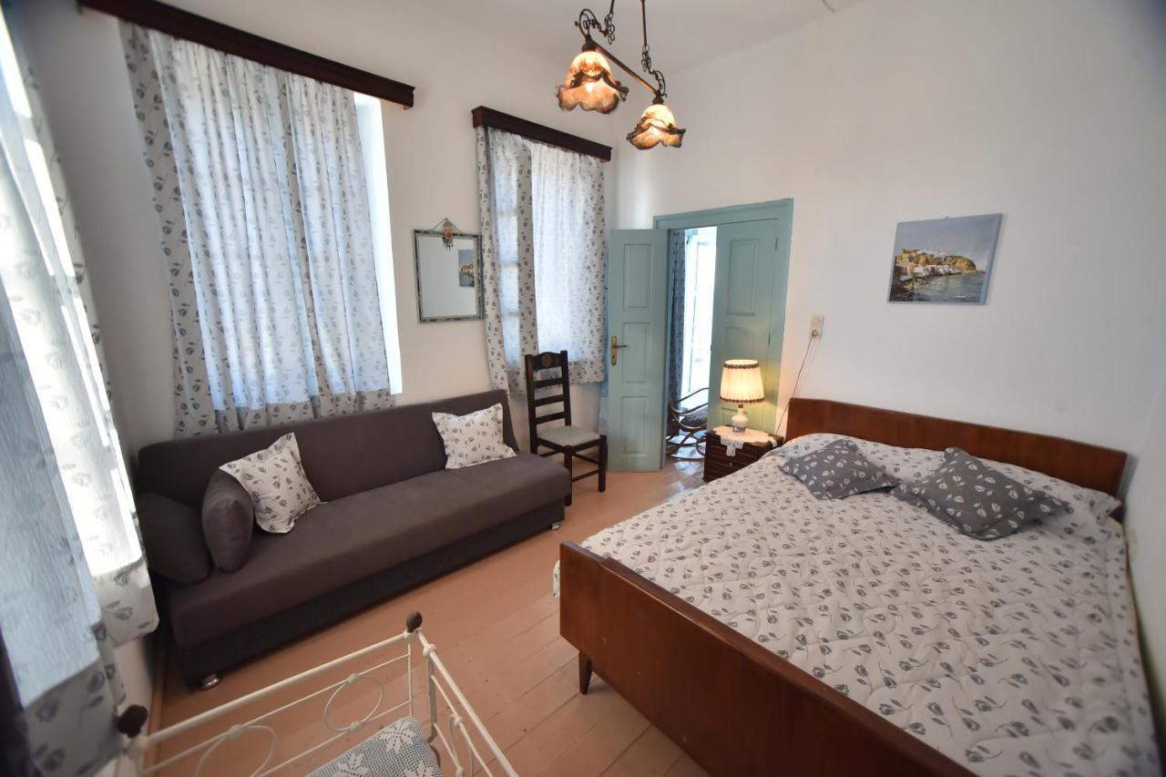 Traditional House By The Sea Mandraki  Екстер'єр фото