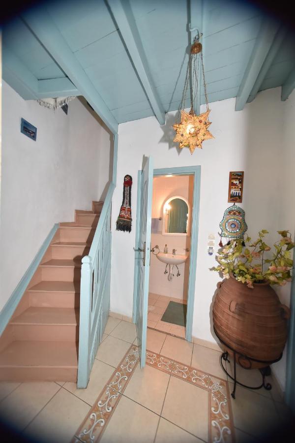 Traditional House By The Sea Mandraki  Екстер'єр фото