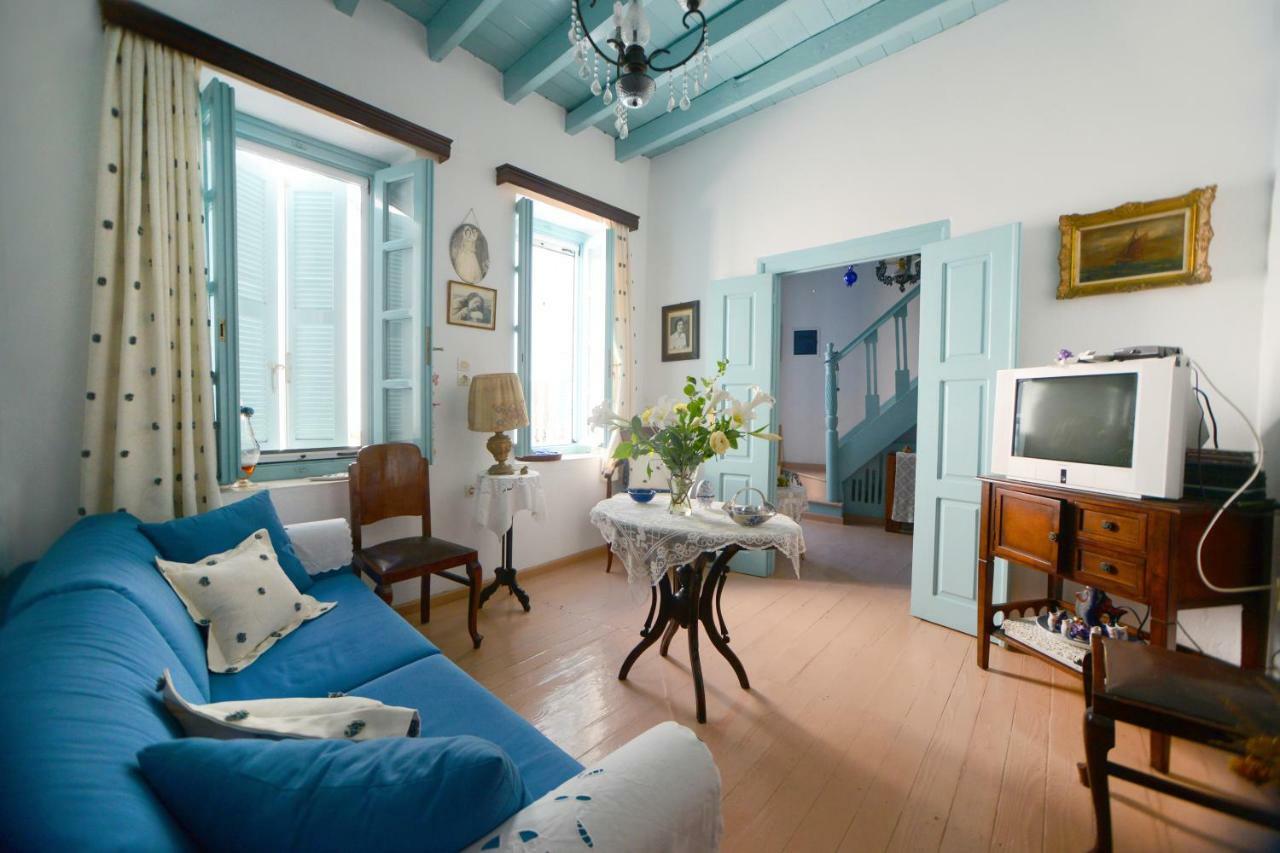 Traditional House By The Sea Mandraki  Екстер'єр фото
